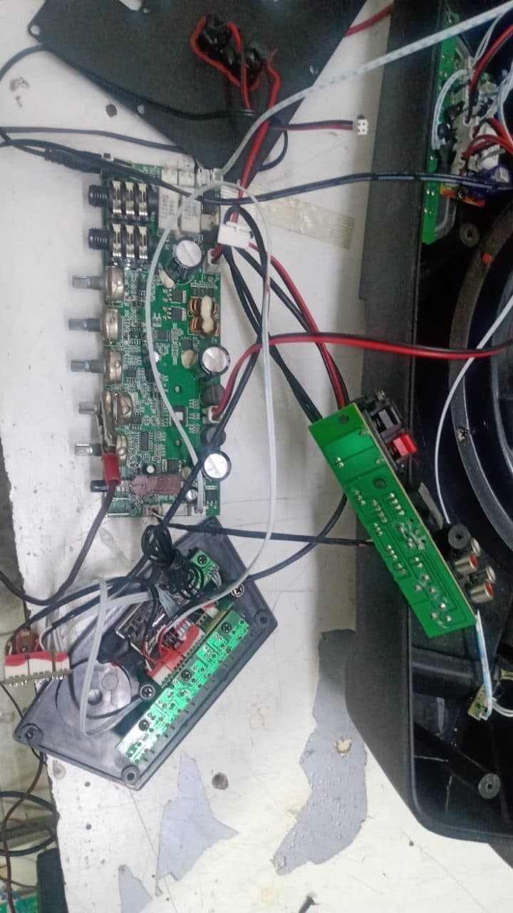 Conserto de Amplificador e Potência na Tecnocel Eletrônica