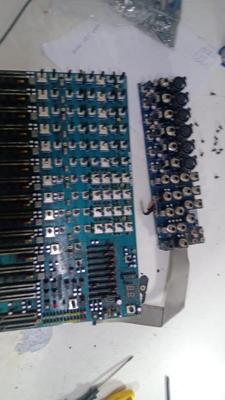 Conserto de Mesa de Som na Tecnocel Eletrônica
